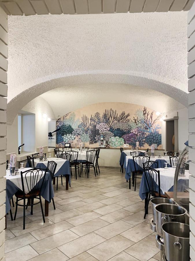 Aquila Nera Di Tony Hotel Ivrea Exterior photo